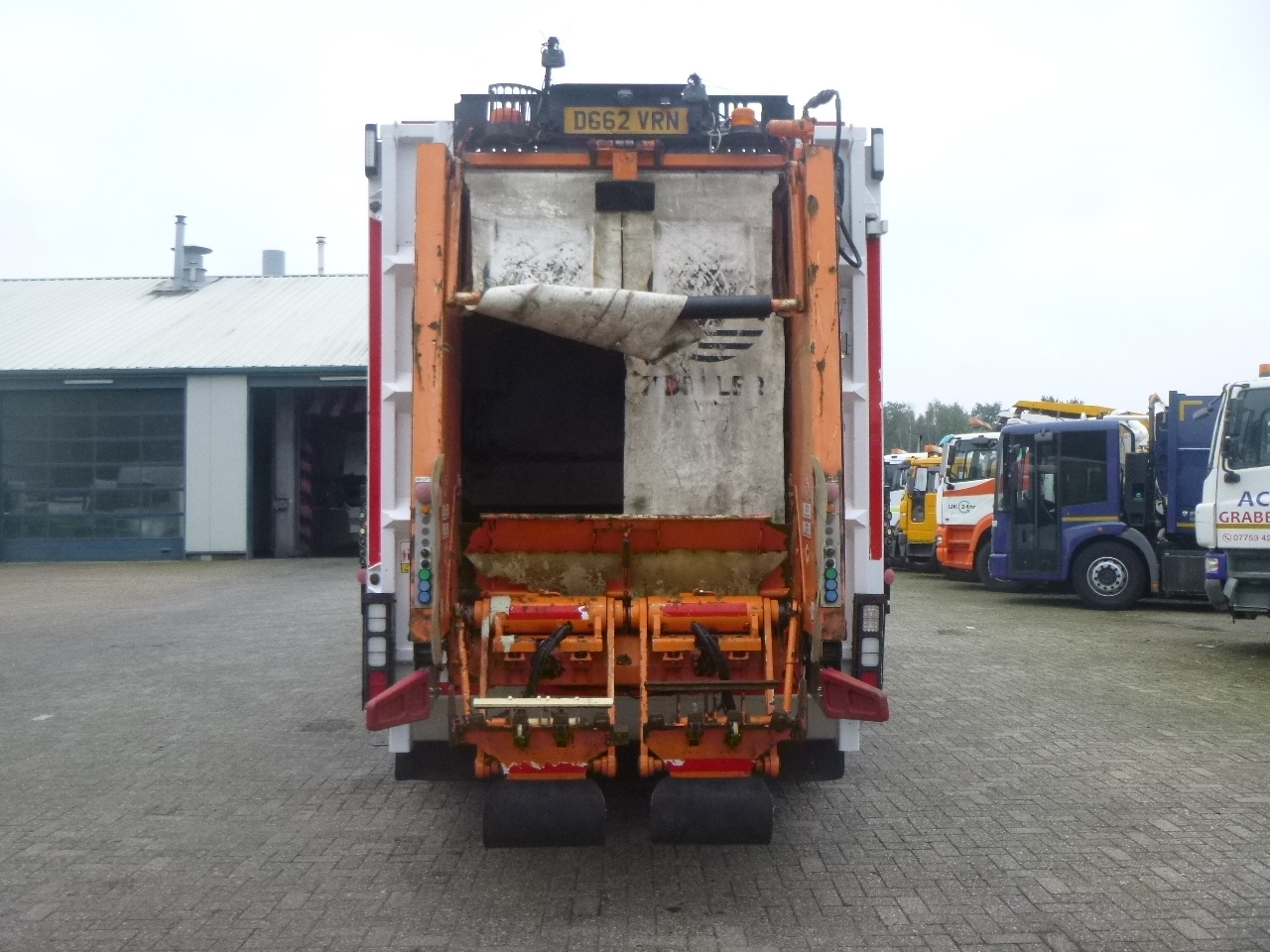 Müllwagen Mercedes Econic 2629 6x2 RHD Faun Variopress refuse truck: das Bild 5