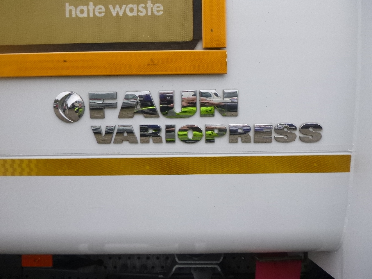 Müllwagen Mercedes Econic 2629 6x2 RHD Faun Variopress refuse truck: das Bild 13