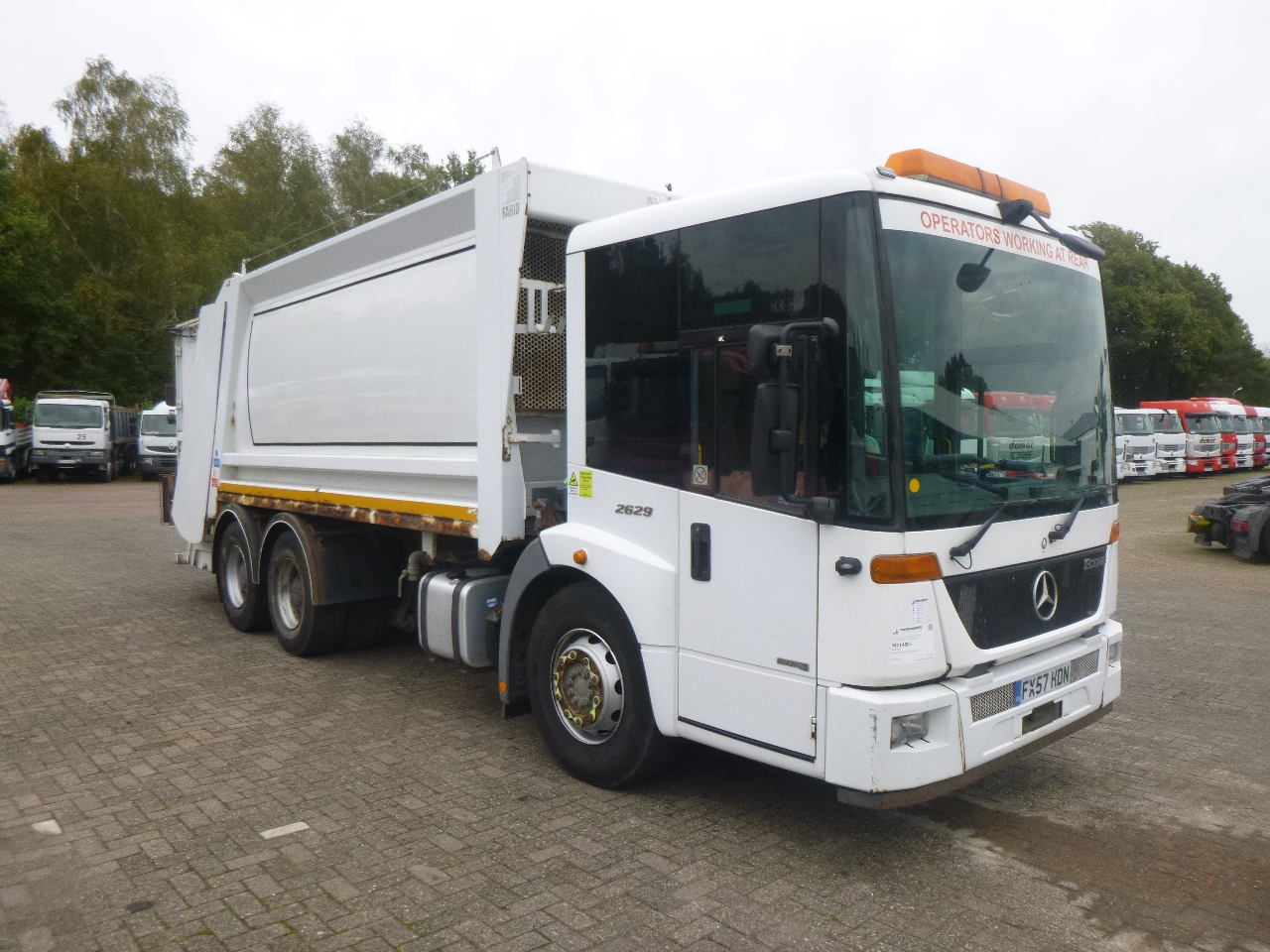 Müllwagen Mercedes Econic 2629 6x4 RHD Farid refuse truck: das Bild 2