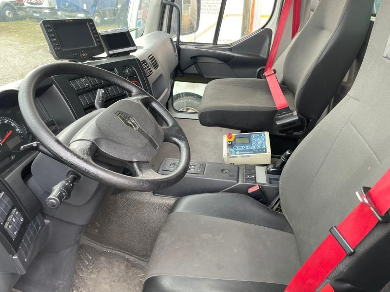 Müllwagen Renault D-Series 19 Wide