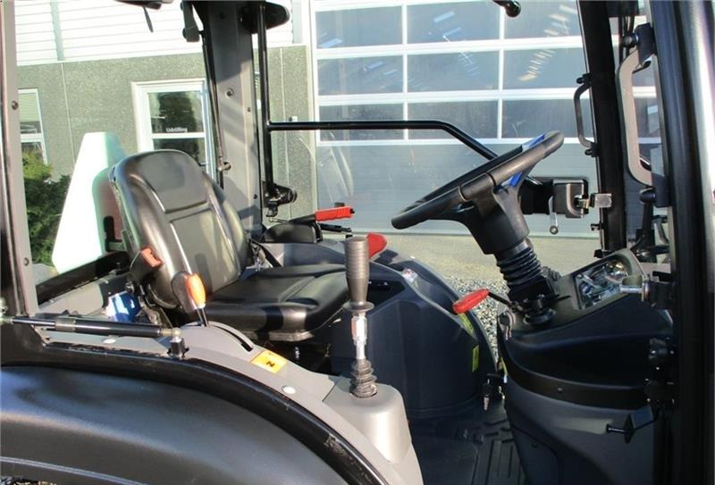 Kommunaltraktor Solis H26 HST Med kabine, turf hjul og frontlæsser.: das Bild 16