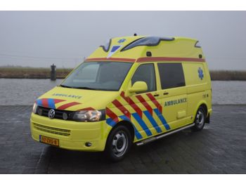 Krankenwagen Volkswagen Transporter 97-ZXS-8  RTW KTW ambulance: das Bild 1