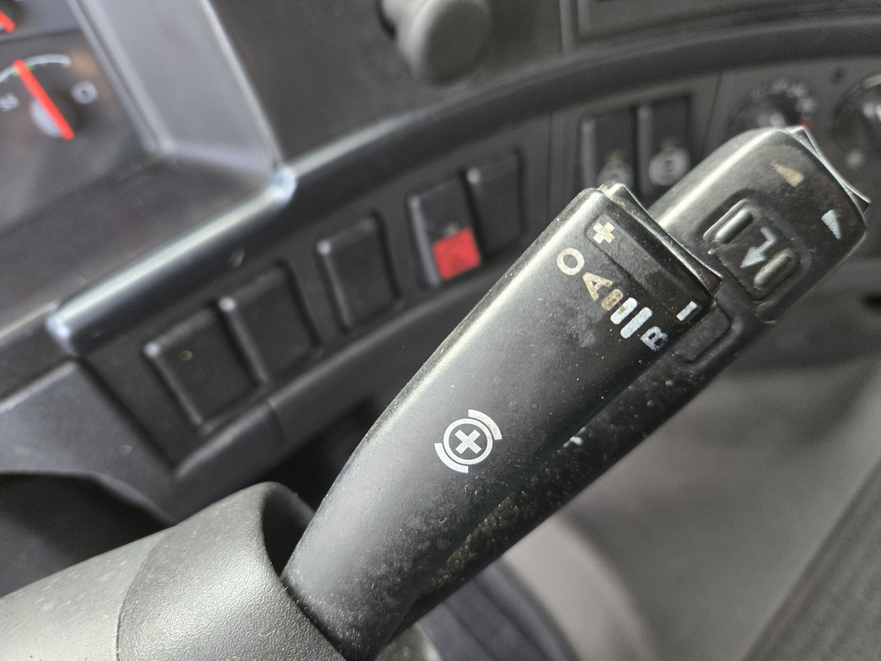 Kommunal-/ Sonderfahrzeug Volvo FH13 460