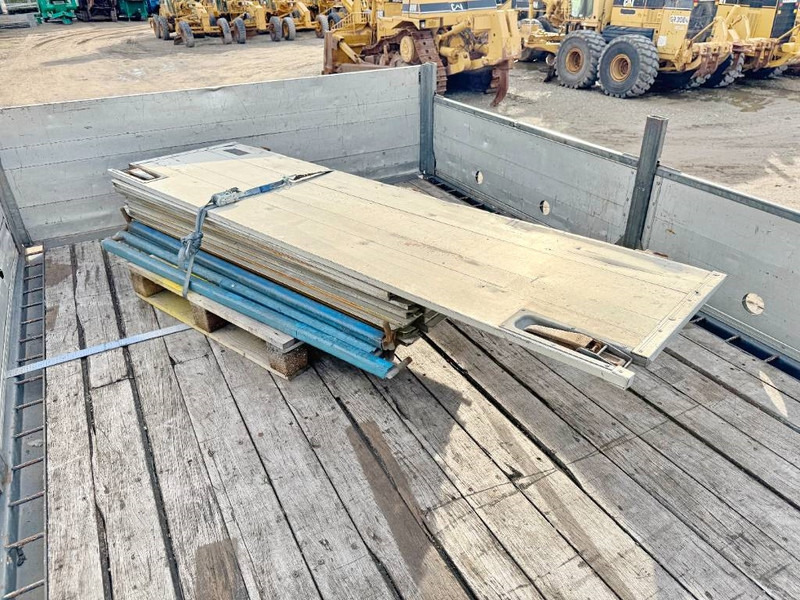 Abrollkipper DAF CF400 17 Meter Palfinger Crane + Trailer