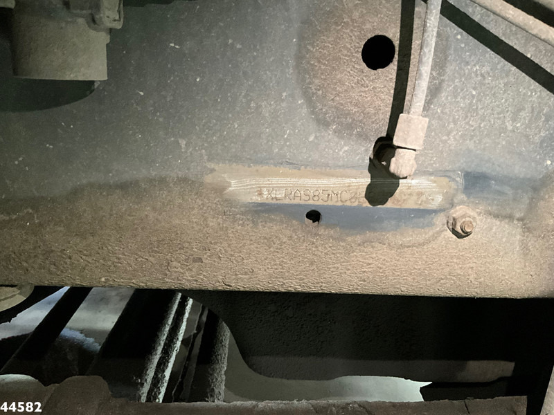 Abrollkipper DAF FAN 85 CF 360 HMF 20 Tonmeter laadkraan