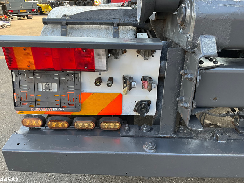 Abrollkipper DAF FAN 85 CF 360 HMF 20 Tonmeter laadkraan