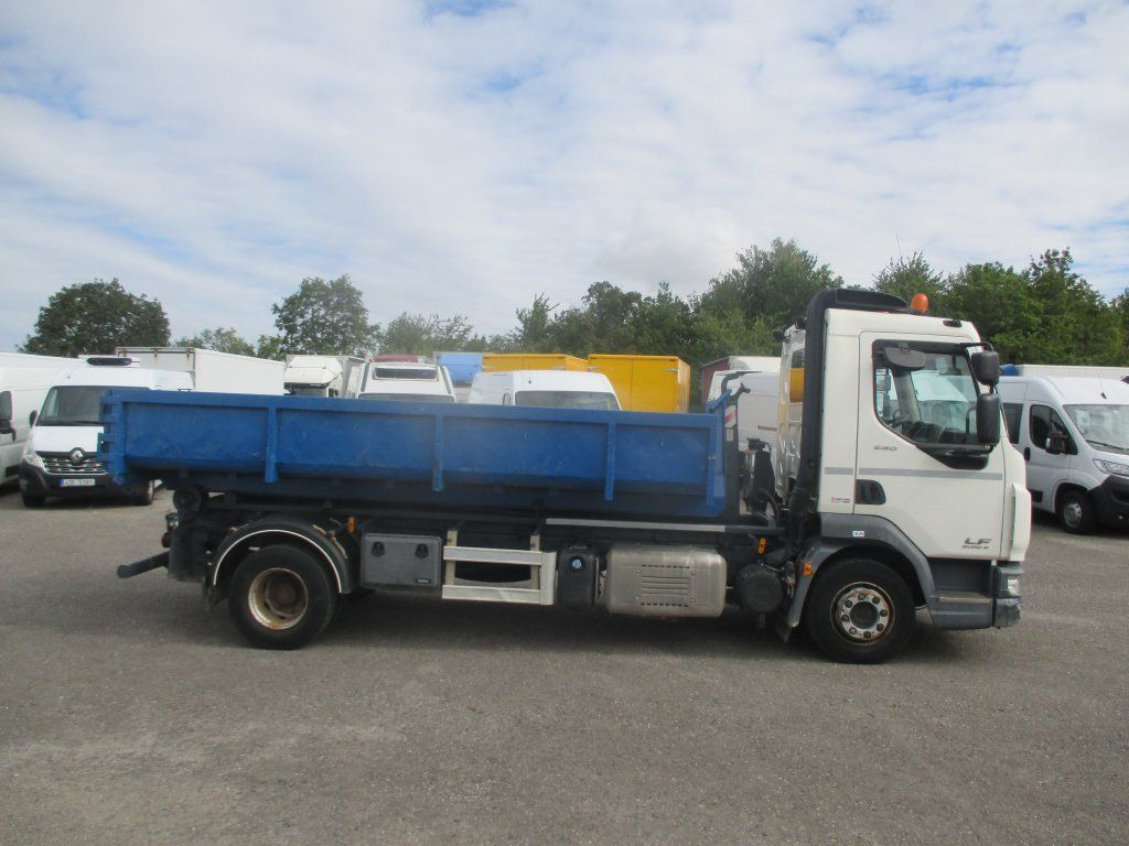Abrollkipper DAF LF 12.250