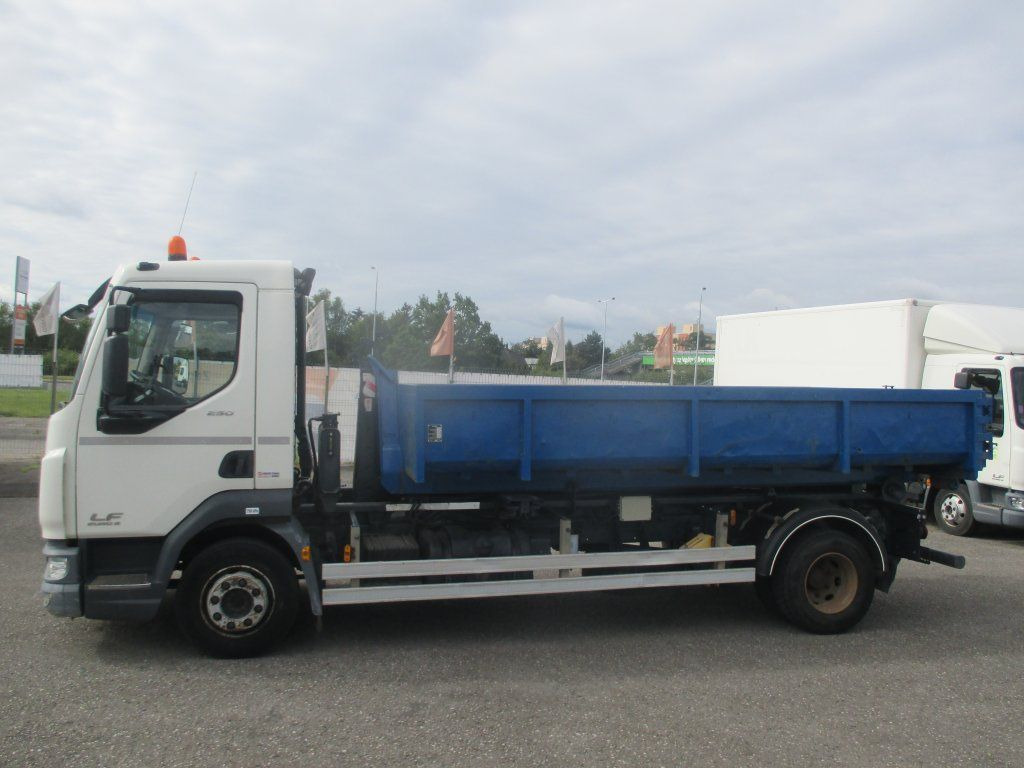 Abrollkipper DAF LF 12.250
