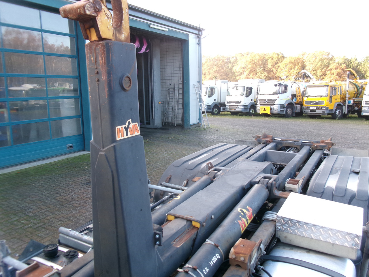 Abrollkipper D.A.F. CF 460 6x2 Euro 6 Hyva container hook 20 t