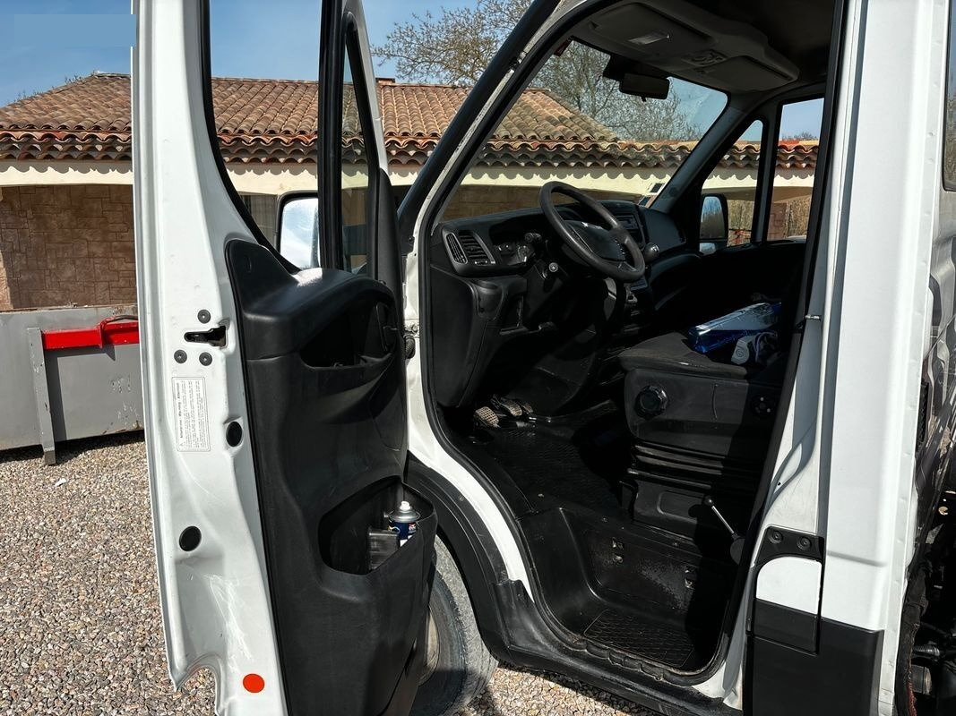 Abrollkipper IVECO Daily 35C15 Hook lift truck + crane