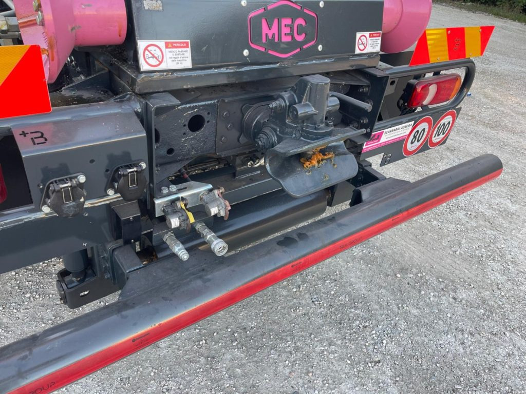 Abrollkipper IVECO EUROCARGO 160E32 CON SCARRABILE NUOVO