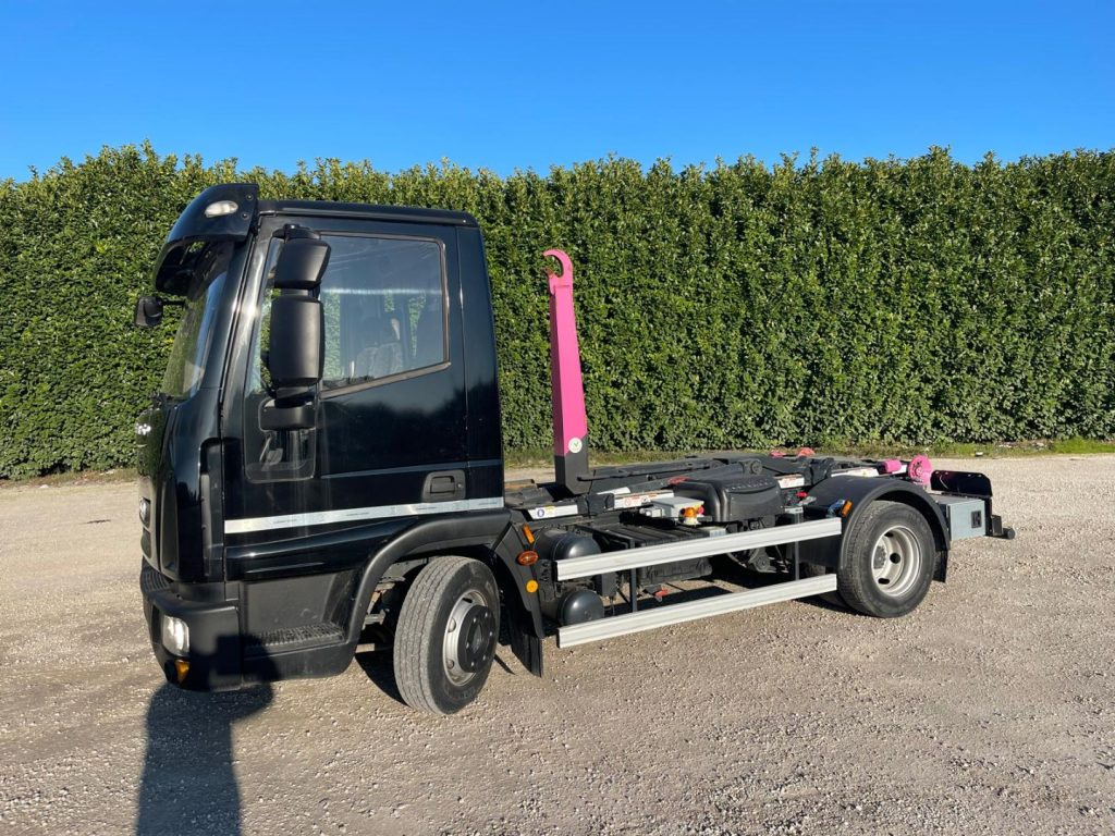 Abrollkipper IVECO EUROCARGO 75E18 CON SCARRABILE NUOVO