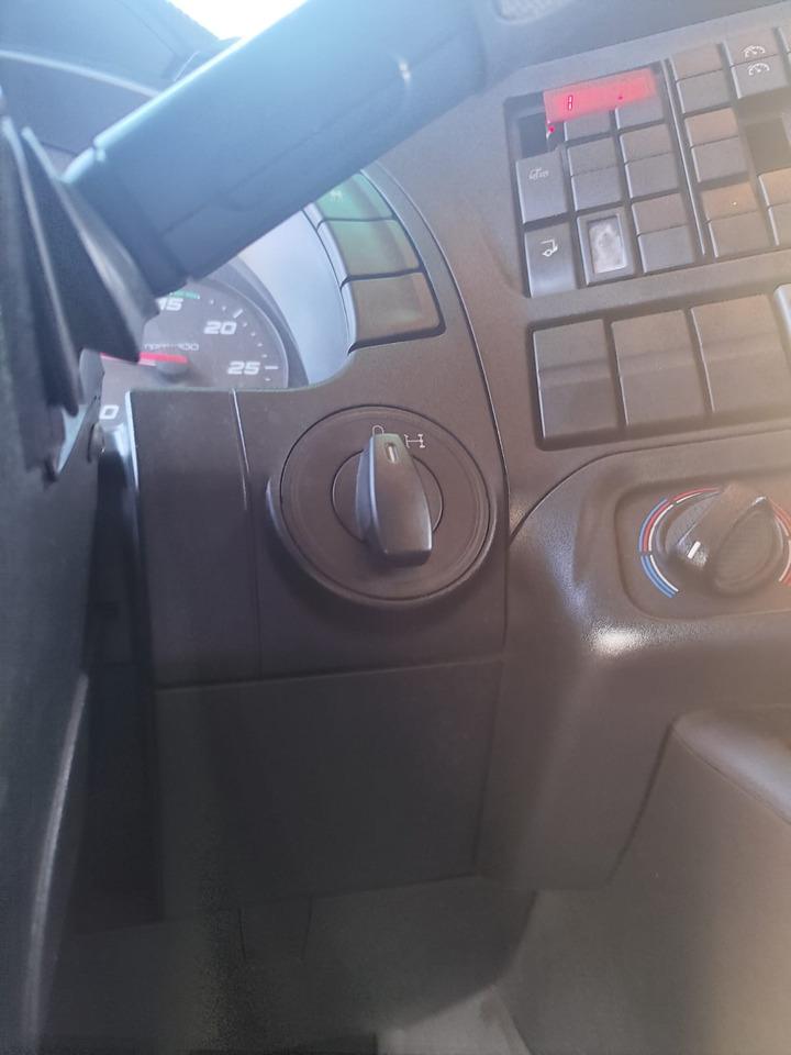 Abrollkipper IVECO STRALIS 190S31