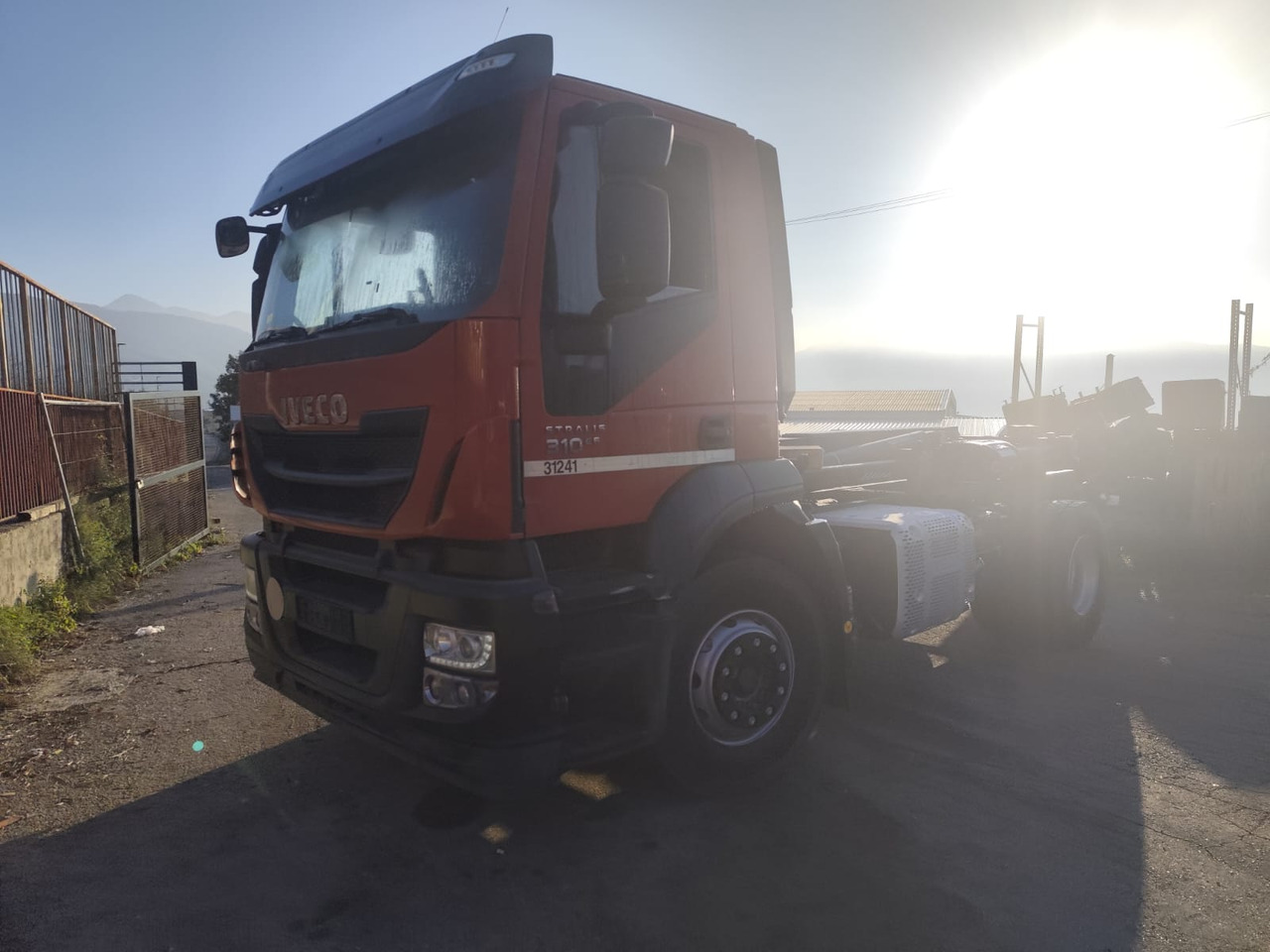 Abrollkipper IVECO STRALIS 190S31