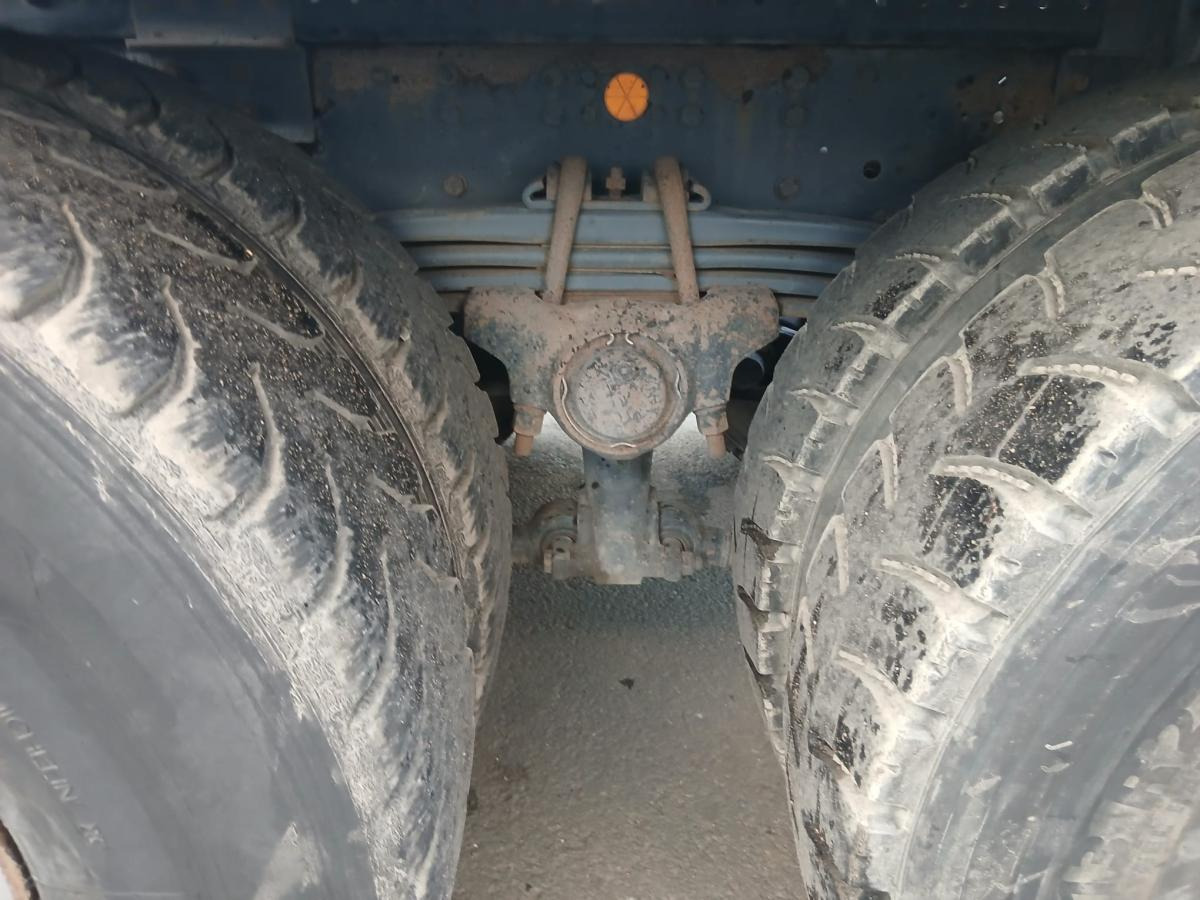 Abrollkipper Iveco Trakker