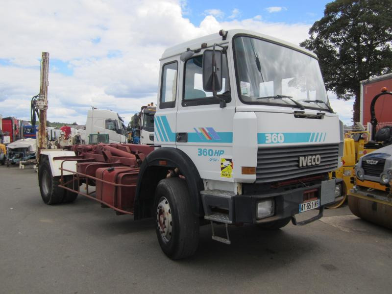 Abrollkipper Iveco Unic