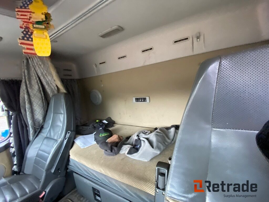 Abrollkipper Lastväxlare Tridem Volvo  FH 480-37 8 x4