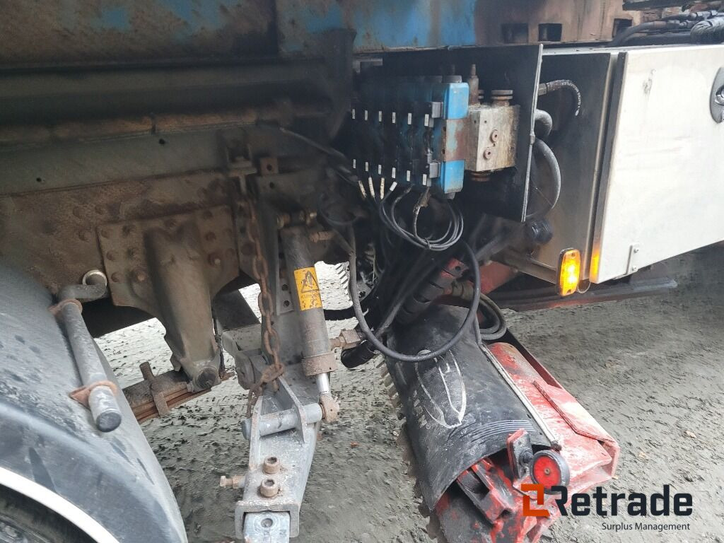 Abrollkipper Lastväxlare plogutrustad med underbett Volvo FM 12 , Full parabel