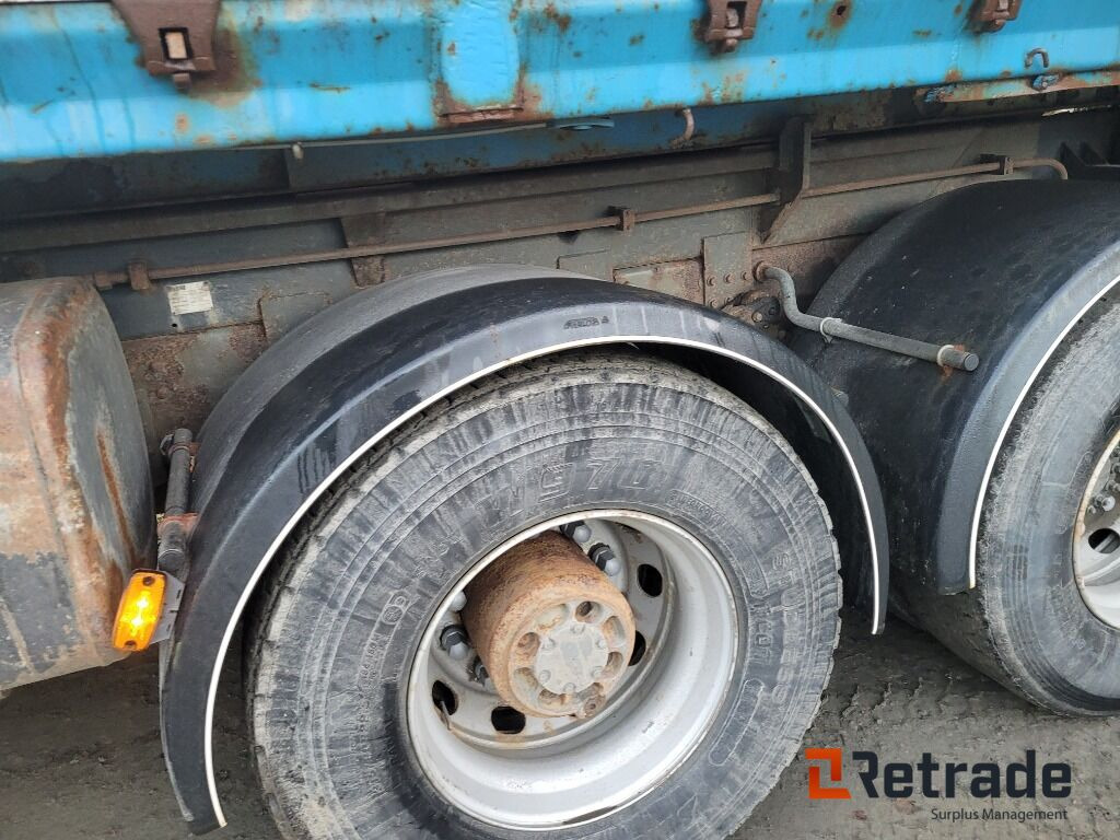 Abrollkipper Lastväxlare plogutrustad med underbett Volvo FM 12 , Full parabel