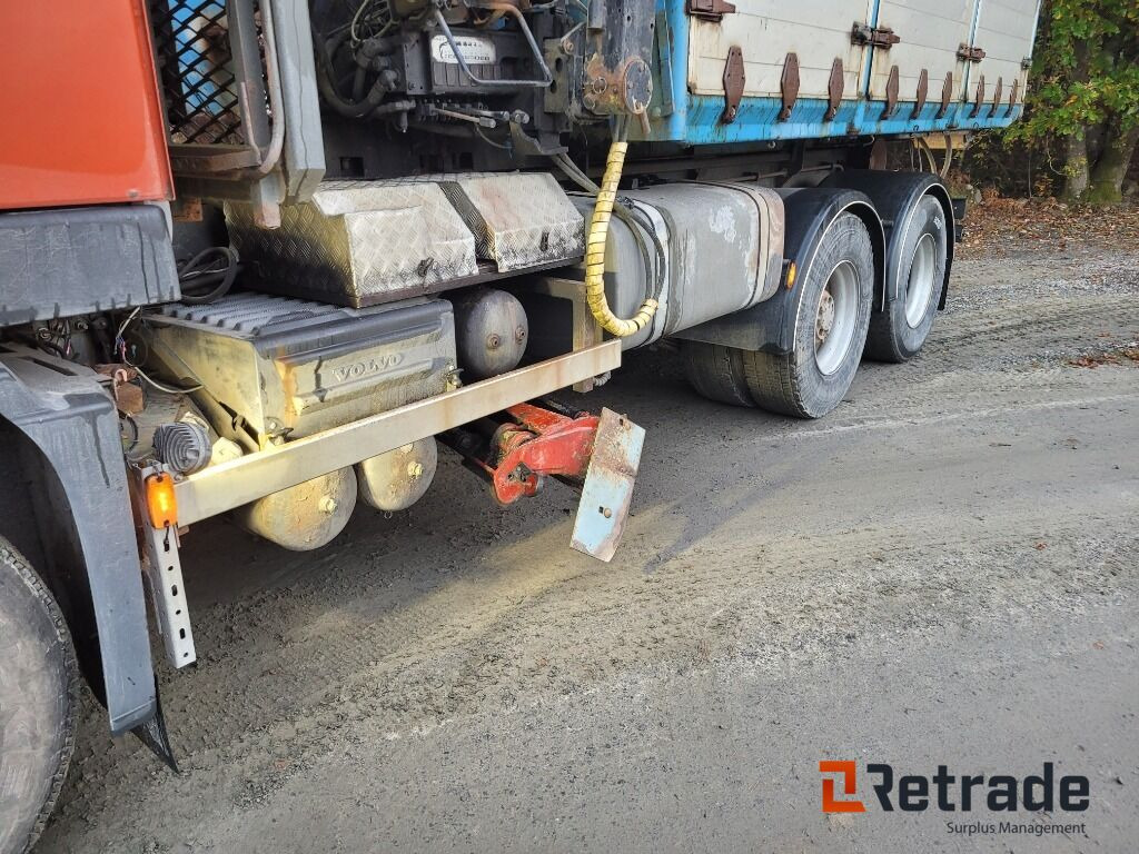 Abrollkipper Lastväxlare plogutrustad med underbett Volvo FM 12 , Full parabel