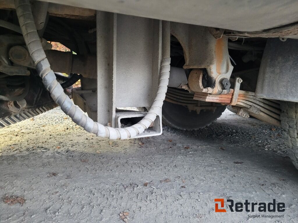 Abrollkipper Lastväxlare plogutrustad med underbett Volvo FM 12 , Full parabel