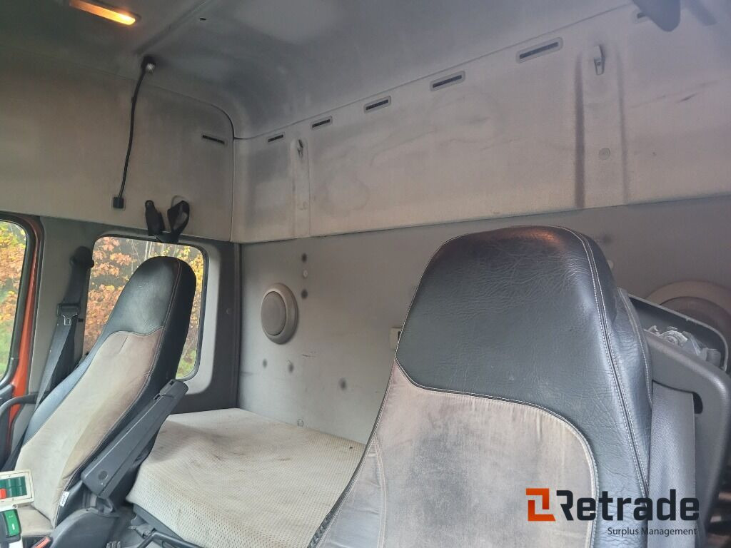 Abrollkipper Lastväxlare plogutrustad med underbett Volvo FM 12 , Full parabel