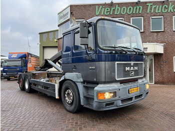 Abrollkipper MAN 26.403 26.403 6X2 WITH HOOKSYSTEM MANUAL GEARBOX EURO3