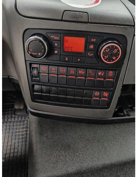 Abrollkipper MAN TGL 12.250 with NEW Containersystem / Hooklift JIMECA