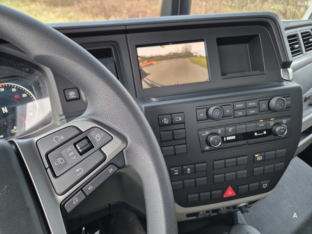 Abrollkipper MAN TGM 15.290 BL Abrollkipper Multihook City+1570mm