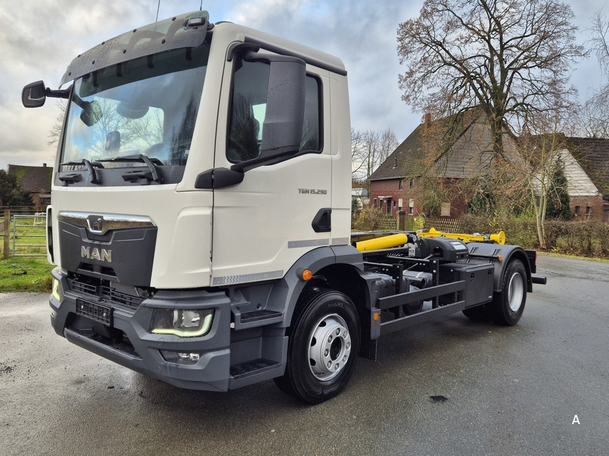 Abrollkipper MAN TGM 15.290 BL Abrollkipper Multihook City+1570mm