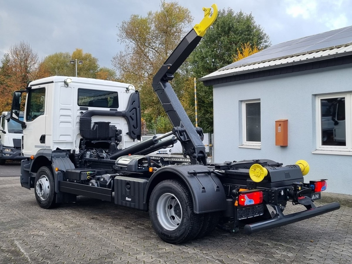 Abrollkipper MAN TGM 15.290 BL Abrollkipper Multihook City+1570mm