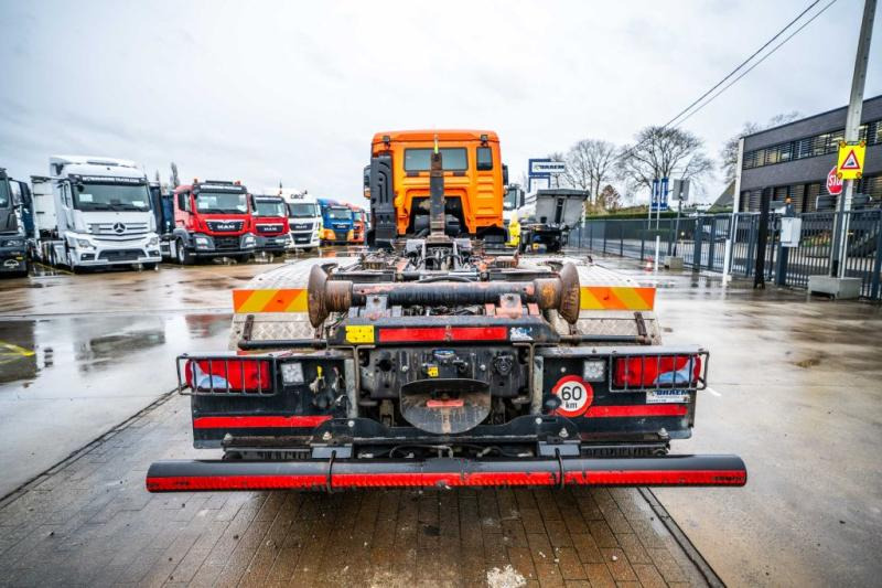 Abrollkipper MAN TGS 33.420 BB