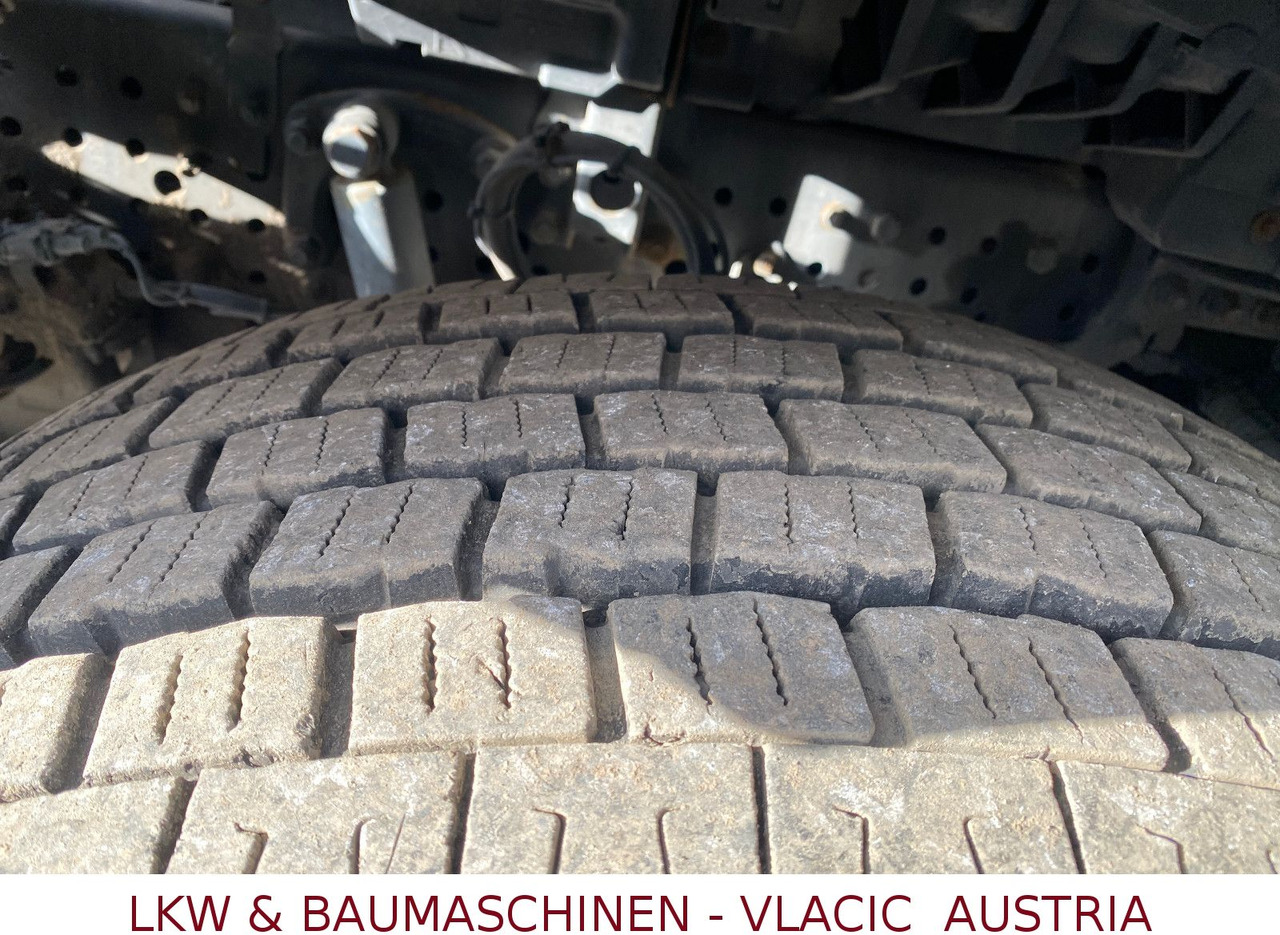 Abrollkipper Mercedes-Benz 2563