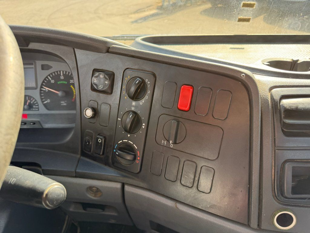 Abrollkipper Mercedes-Benz 916 Atego EURO 4