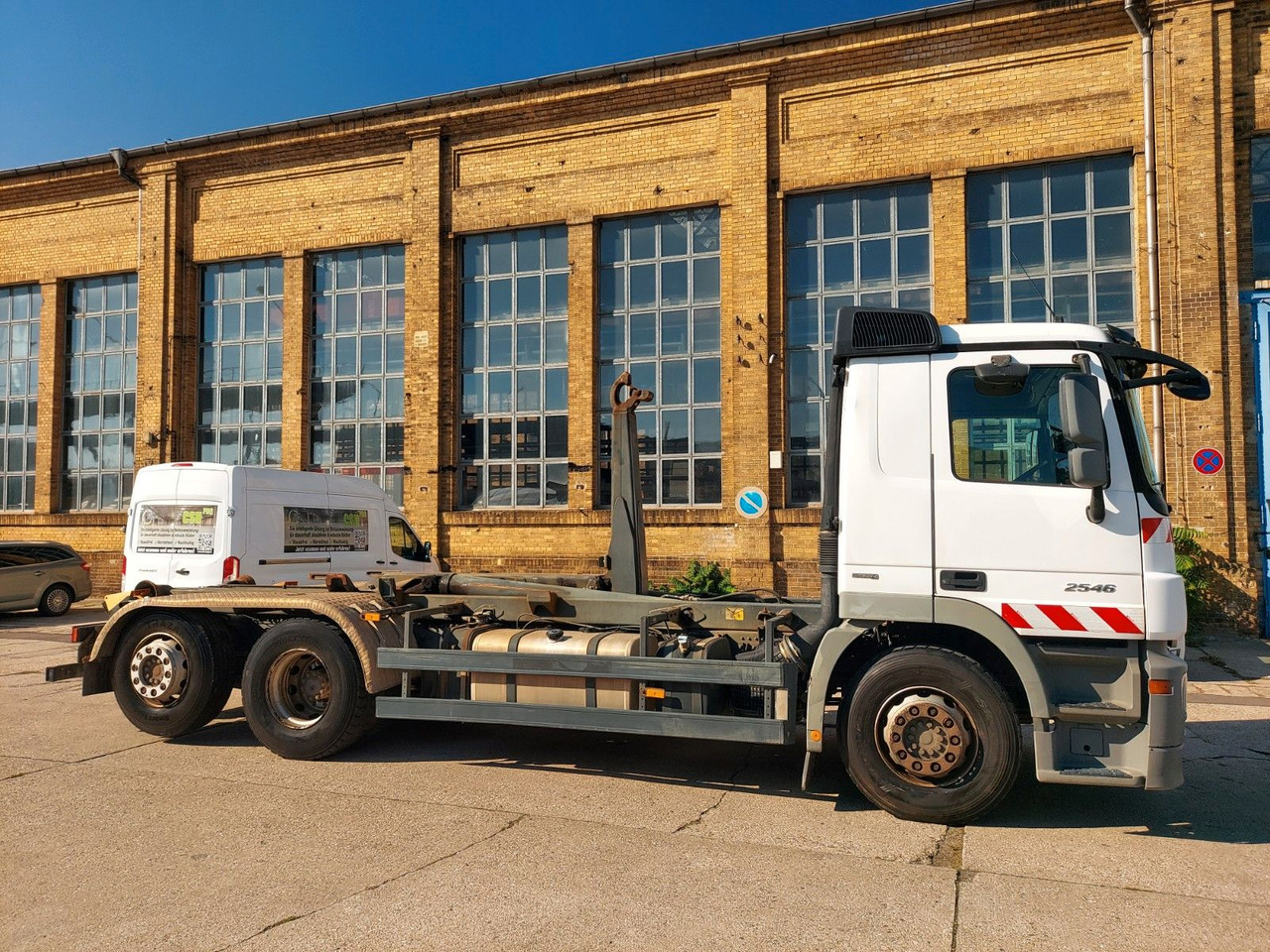 Abrollkipper Mercedes-Benz Actros 6-Zyl. 2546 ABROLLKIPPER MEILER