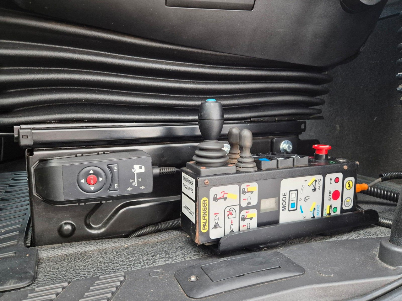 Abrollkipper Mercedes-Benz Arocs 2548 L 6x2/4 HAD Palfinger T20A AHK