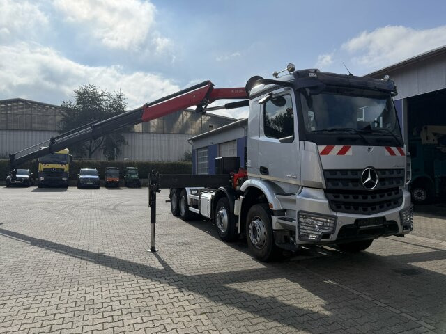 Abrollkipper Mercedes-Benz Arocs 3246 8x4 Abrollkipper Kran Palfinger 19001