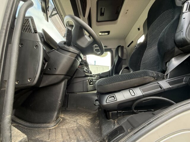 Abrollkipper Mercedes-Benz Arocs 3246 8x4 Abrollkipper Kran Palfinger 19001