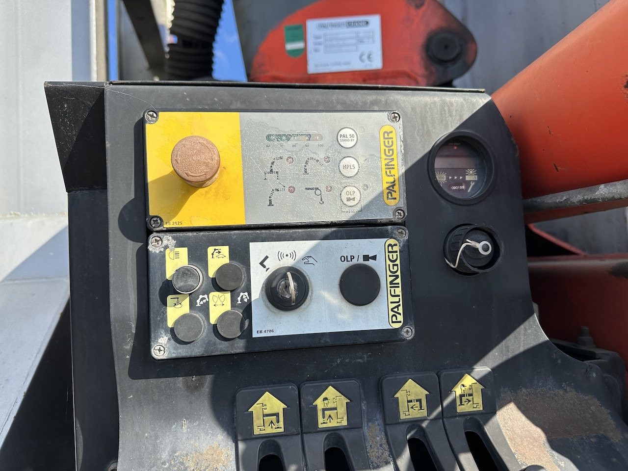 Abrollkipper Palfinger Glas Kran Mulde PK 16502