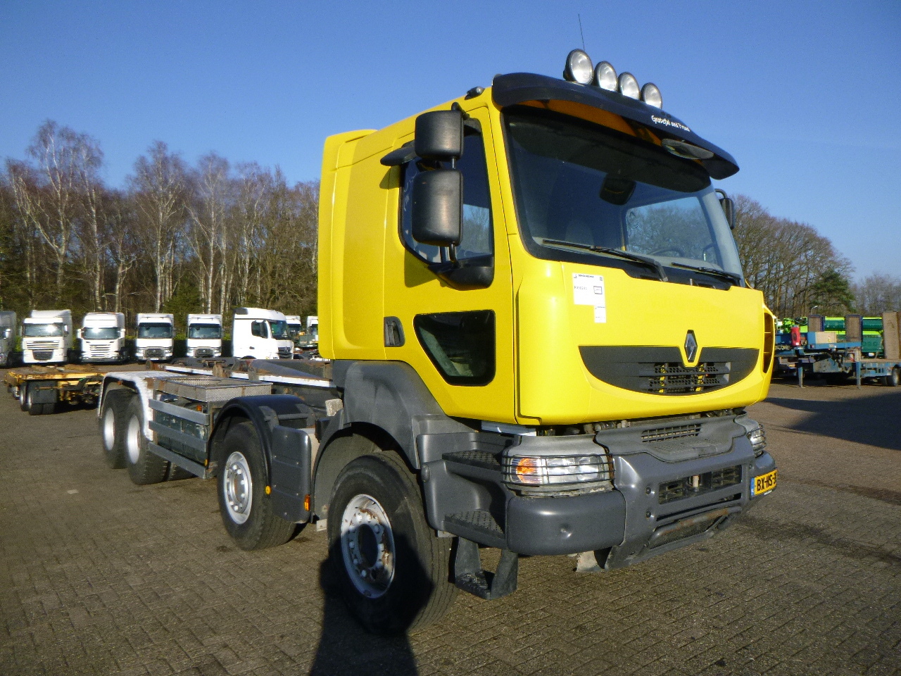 Abrollkipper Renault Kerax 520.42 8x4 Euro 5 container hook