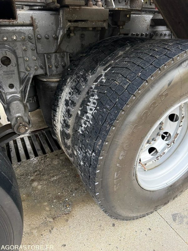 Abrollkipper Renault porteur C460 Ampliroll Grue 6x2 remorquant