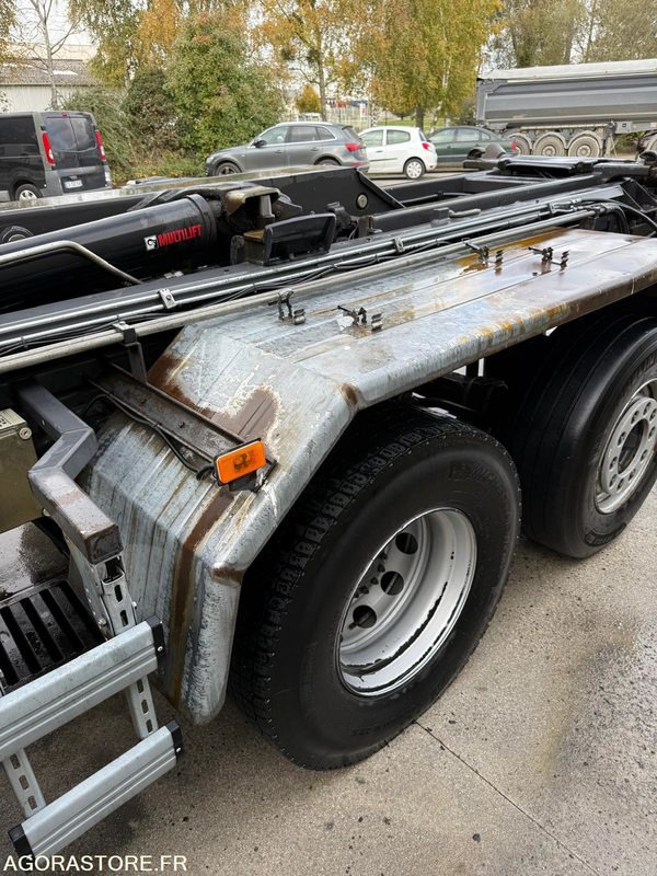 Abrollkipper Renault porteur C460 Ampliroll Grue 6x2 remorquant
