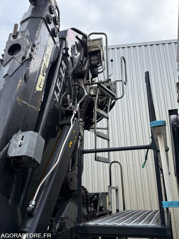 Abrollkipper Renault porteur C460 Ampliroll Grue 6x2 remorquant