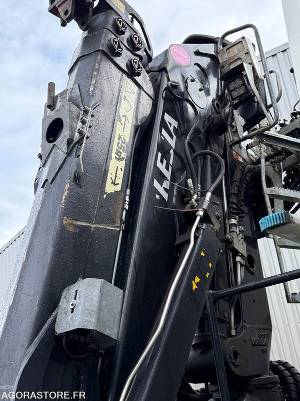 Abrollkipper Renault porteur C460 Ampliroll Grue 6x2 remorquant