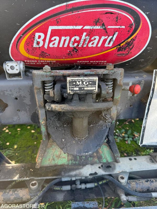 Abrollkipper Renault porteur C460 Ampliroll Grue 6x2 remorquant