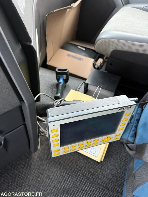 Abrollkipper Renault porteur C460 Ampliroll Grue 6x2 remorquant