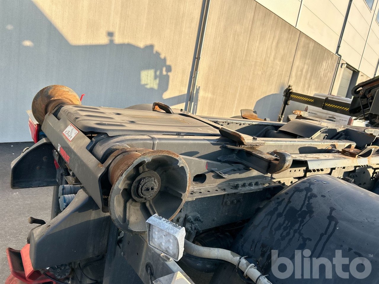 Abrollkipper SCANIA G450 CB 8X8 EHZ med HIAB 288 E-6 Kran