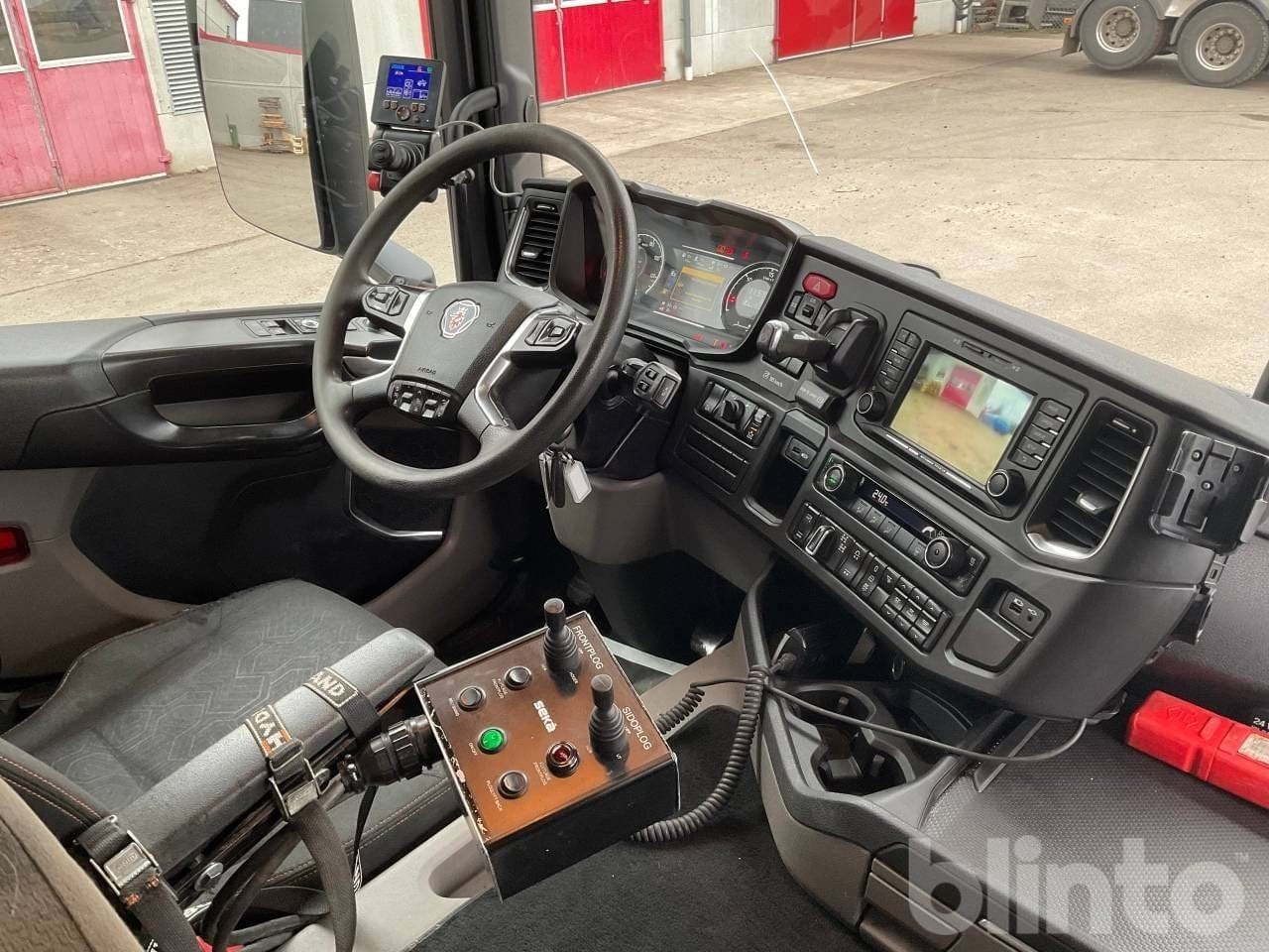 Abrollkipper SCANIA Nextgen XT 540 plogbil 8x4