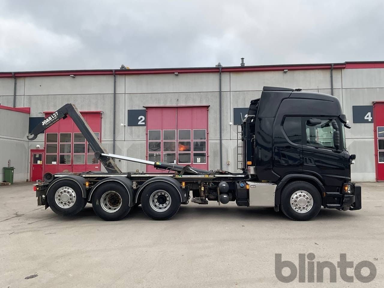 Abrollkipper SCANIA Nextgen XT 540 plogbil 8x4