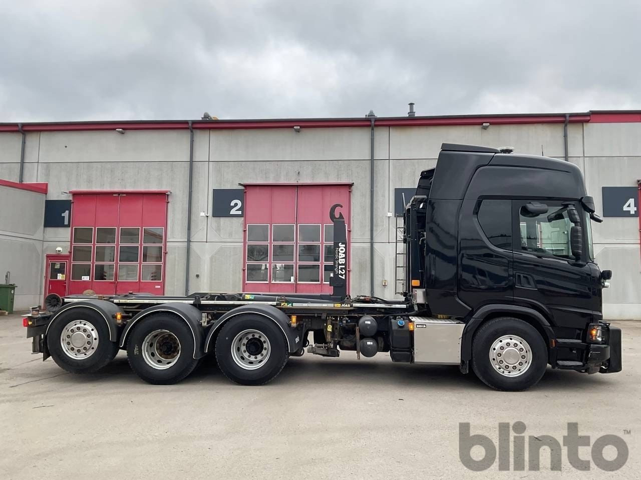 Abrollkipper SCANIA Nextgen XT 540 plogbil 8x4